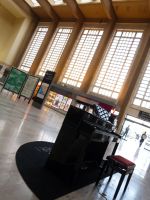 Installation de Pianos en gares de Rouen et Le Havre (Pianos en Gare)